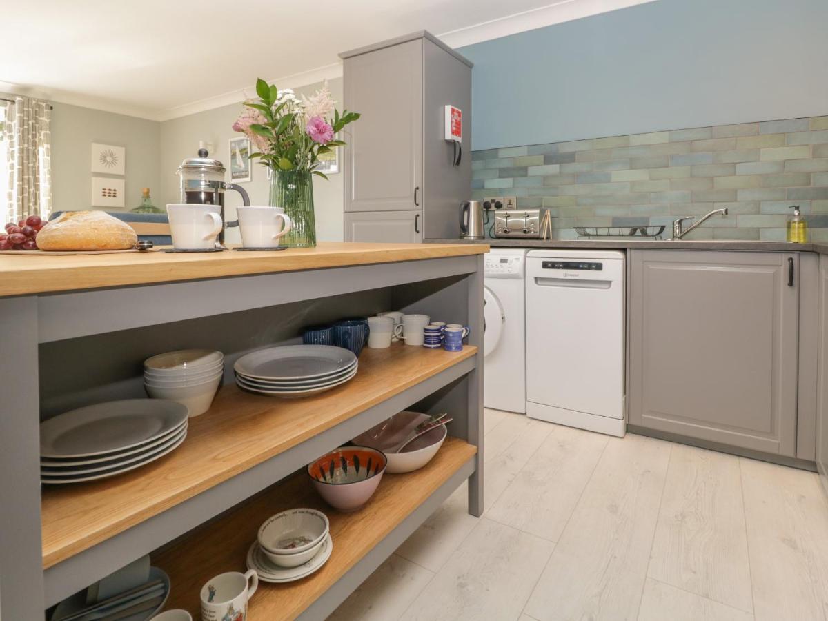 Newlands Apartment วินเดอร์เมียร์ ภายนอก รูปภาพ