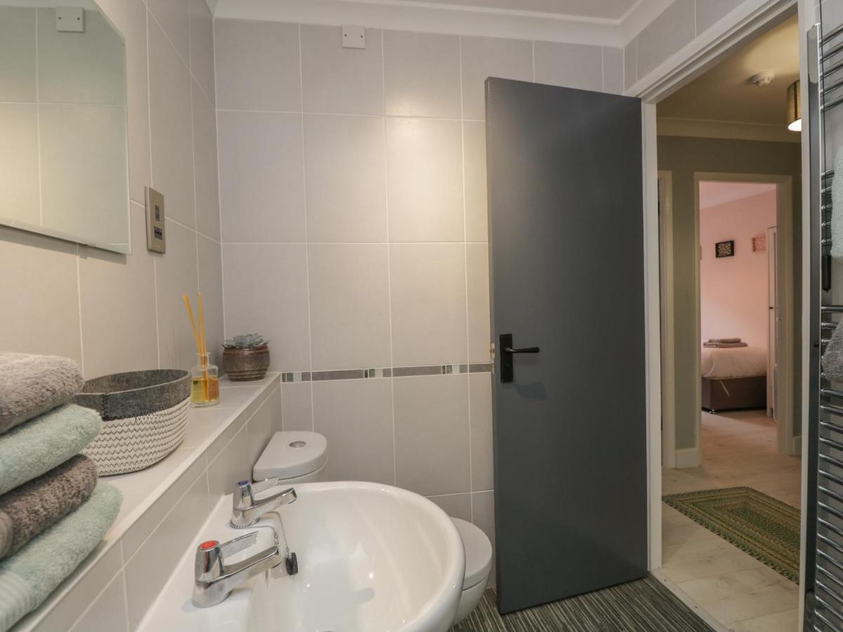 Newlands Apartment วินเดอร์เมียร์ ภายนอก รูปภาพ